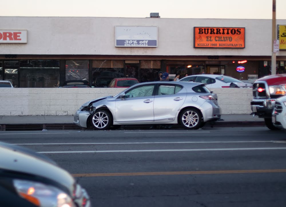 N Hollywood, CA – Injuries in Crash at Vanowen St at Bellaire Ave
